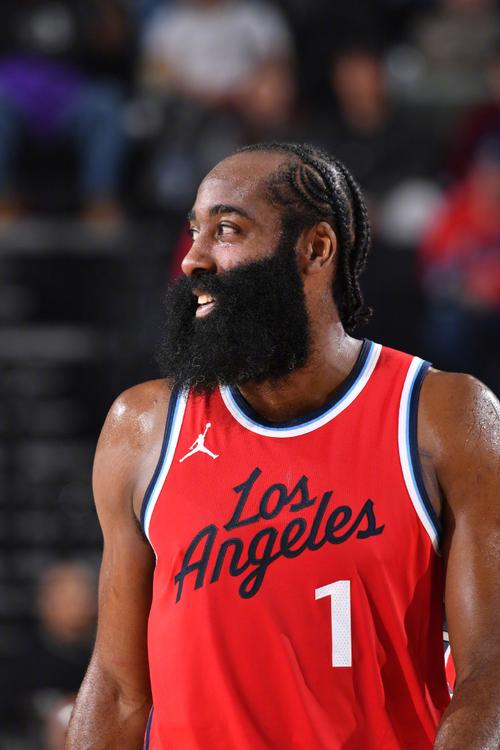 西甲-毕巴0-2皇马：历史战绩碾压，龙哥不用慌｜前瞻（西甲前瞻：皇马做客2-0毕巴，历史交锋一边倒，龙哥无忧）