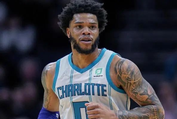 梅开二度，弗格森成为第3位代表意大利球队欧战进球的爱尔兰人（连中两元！弗格森成为第三位以意大利俱乐部身份在欧战破门的爱尔兰球员）