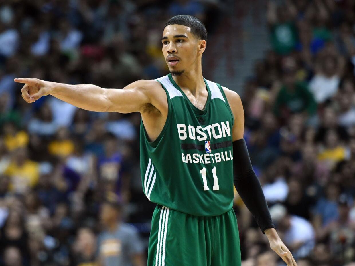 健身教练转行短跑选手拿下银牌刀锋战士减重几十公斤拿下银牌（前健身教练化身“刀锋战士”，减重数十公斤勇夺短跑银牌）