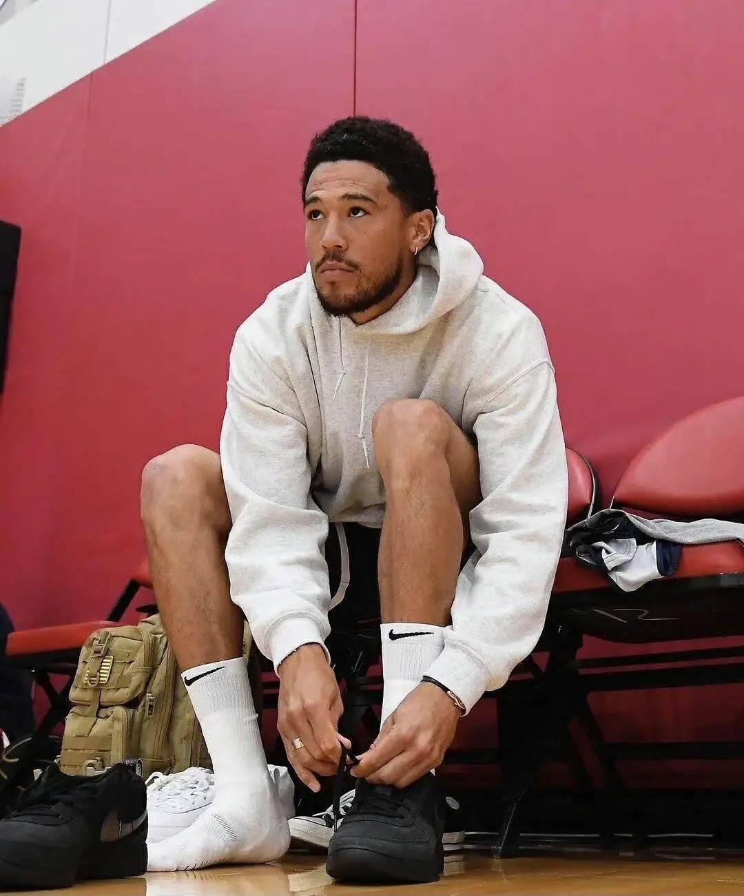 在科蜜们心中，2K4就是科比的签名鞋对吗？（在科比球迷眼里，2K4就等同于他的签名鞋吗？）