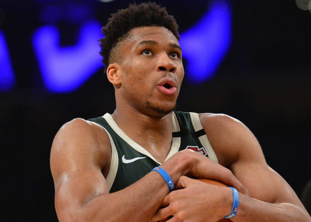 中超赛程更新：关注榜首之争,（中超新赛程出炉 聚焦榜首对决）