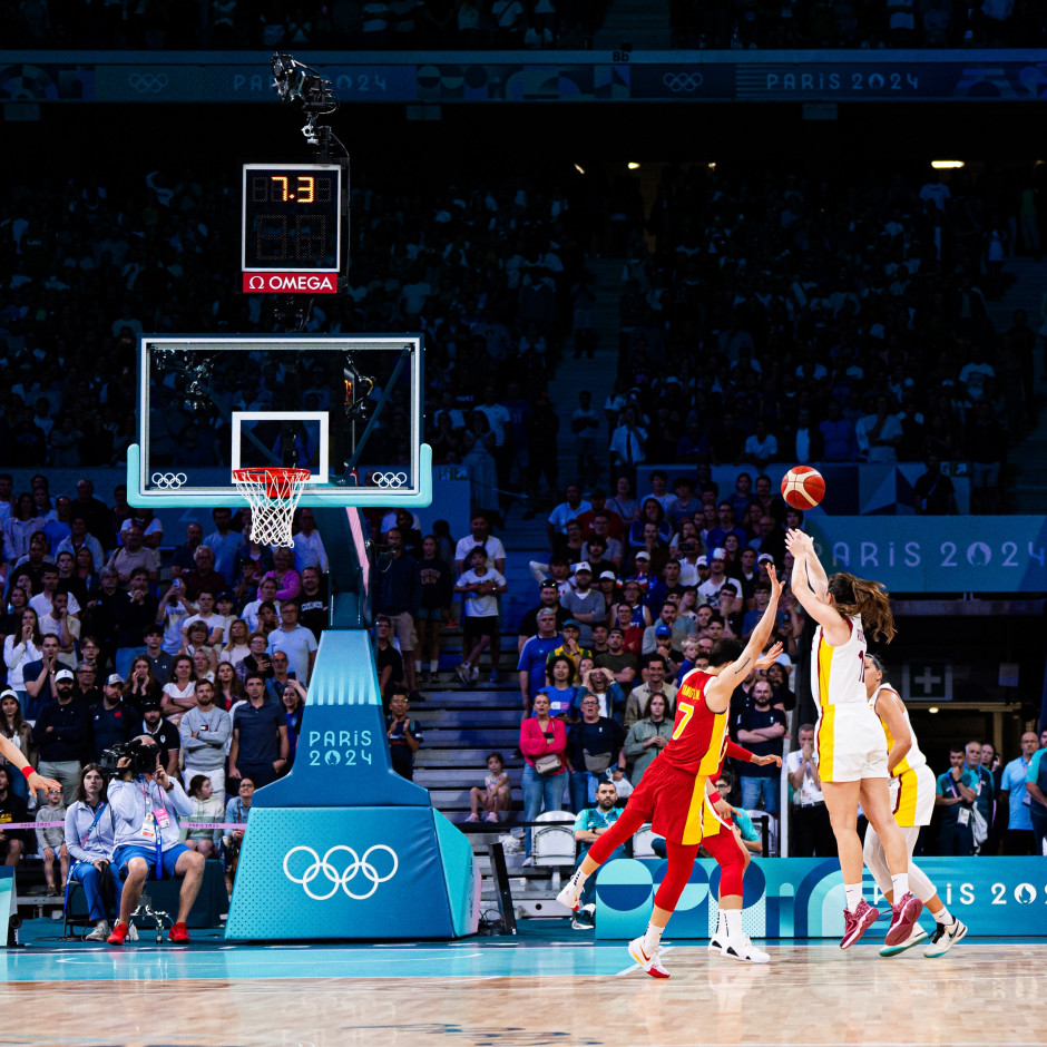 电讯报：图赫尔不会前往安菲尔德观赛，能否征召贝林充满疑问（电讯报：图赫尔将缺席安菲尔德观战，征召贝林成未知数）