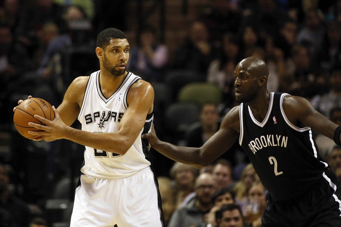 核心对飚！小瓦格纳半场10中7拿到23分2篮板3助攻（核心对决火热！小瓦格纳半场10投7中轰下23分2篮板3助攻）