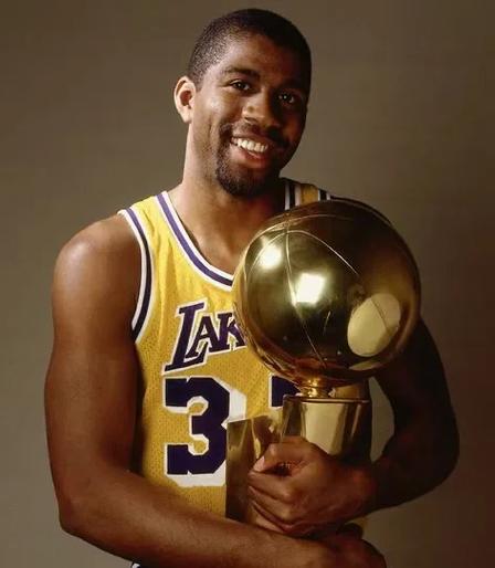 球队换帅后像换台发动机（换帅如换引擎，球队动力全开）